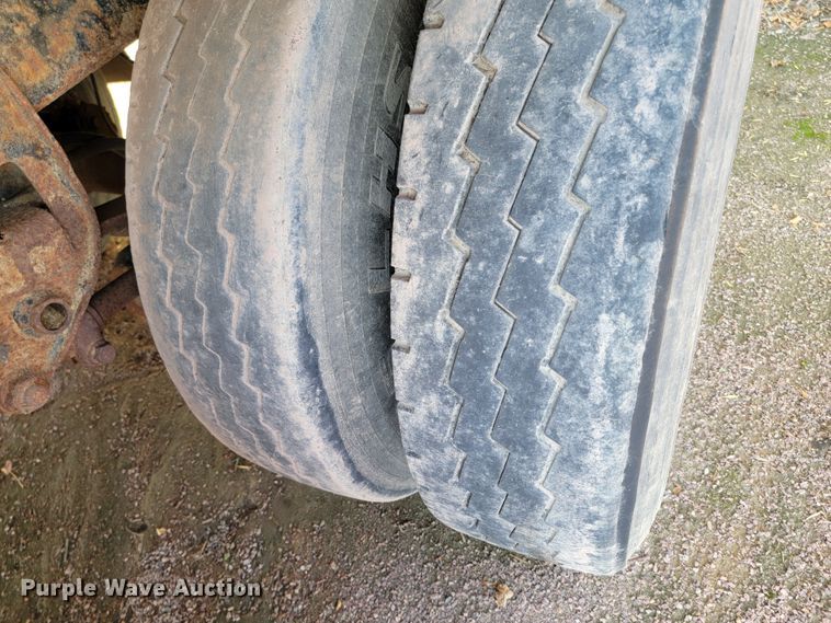 image for item LO9055 1995 Cornhusker 800R  end dump pup trailer