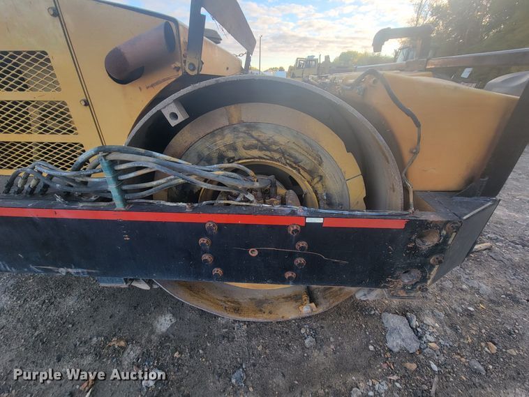 image for item LO9096 Hypac C778A  double drum vibratory roller