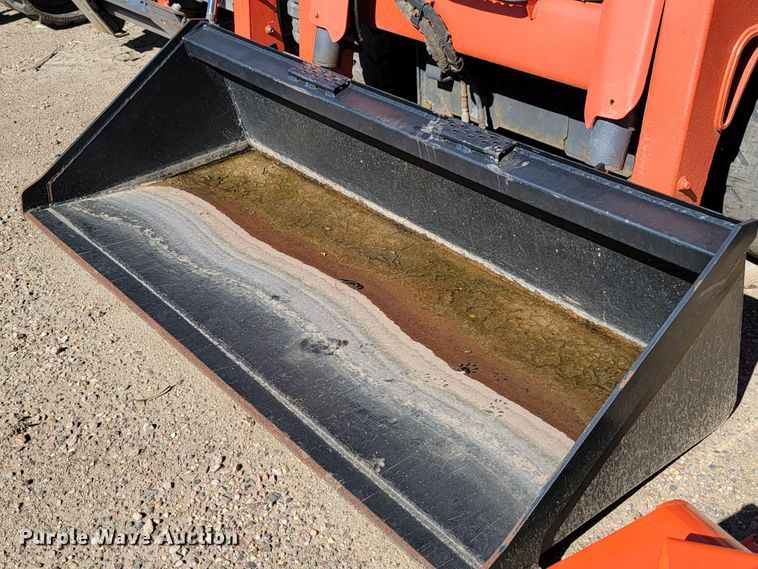 image for item LO9108 Kubota SSV75  skid steer loader