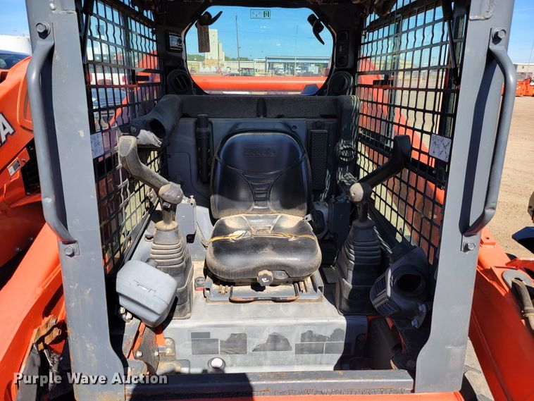 image for item LO9108 Kubota SSV75  skid steer loader