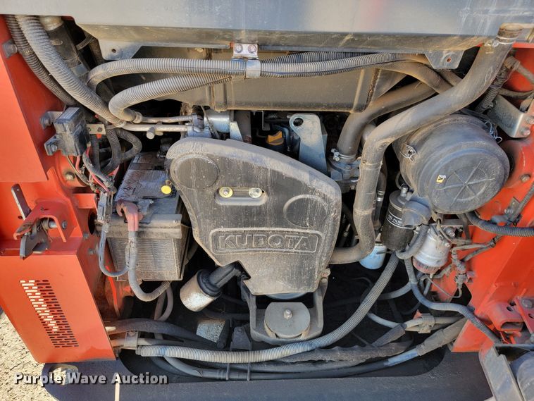 image for item LO9108 Kubota SSV75  skid steer loader