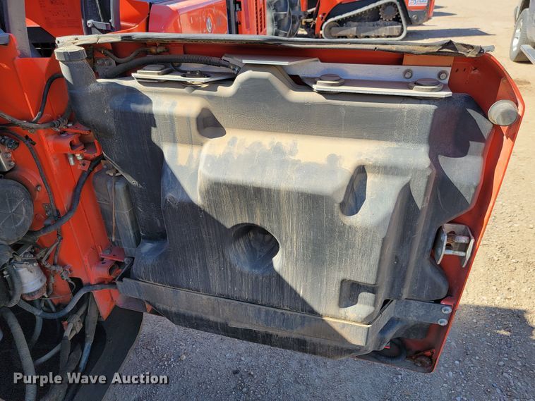 image for item LO9108 Kubota SSV75  skid steer loader