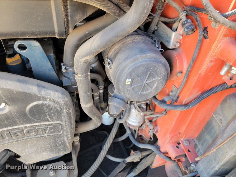 image for item LO9108 Kubota SSV75  skid steer loader