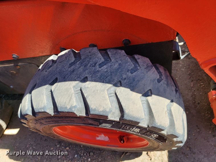 image for item LO9108 Kubota SSV75  skid steer loader