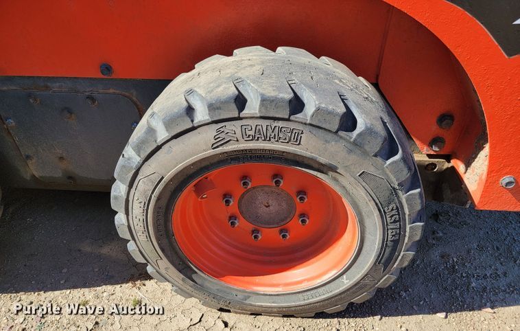 image for item LO9108 Kubota SSV75  skid steer loader