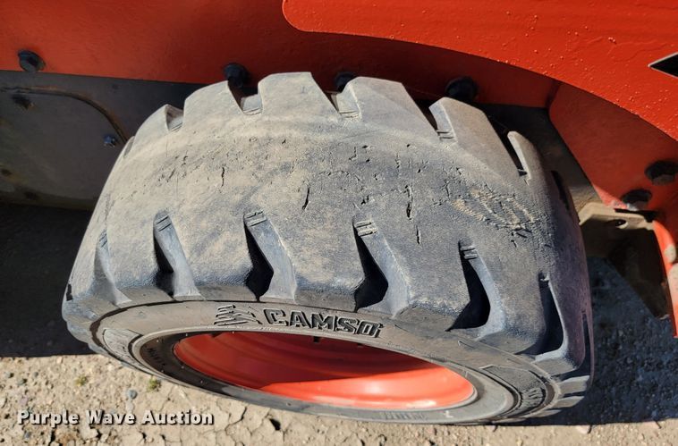 image for item LO9108 Kubota SSV75  skid steer loader