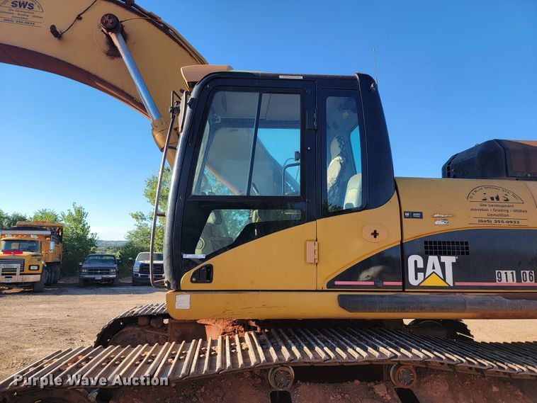 image for item LO9110 2006 Caterpillar 330DL  excavator