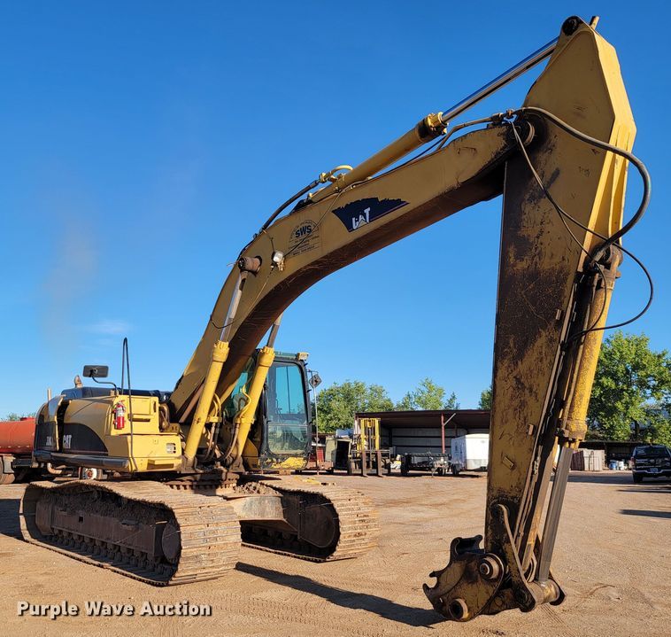 image for item LO9111 2002 Caterpillar 330CL  excavator