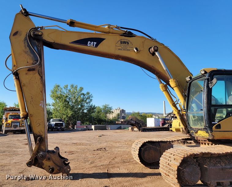 image for item LO9111 2002 Caterpillar 330CL  excavator