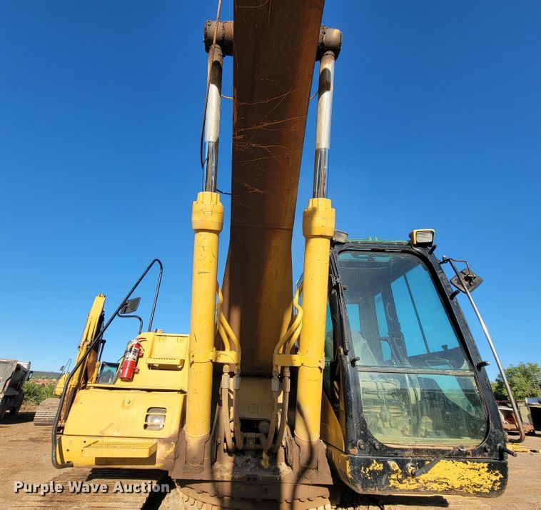 image for item LO9111 2002 Caterpillar 330CL  excavator