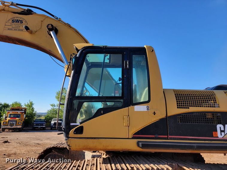image for item LO9111 2002 Caterpillar 330CL  excavator