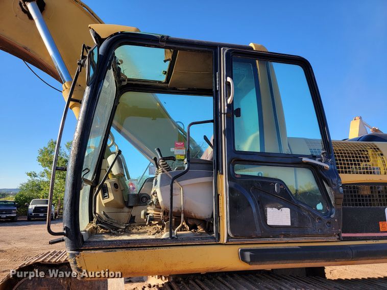 image for item LO9111 2002 Caterpillar 330CL  excavator