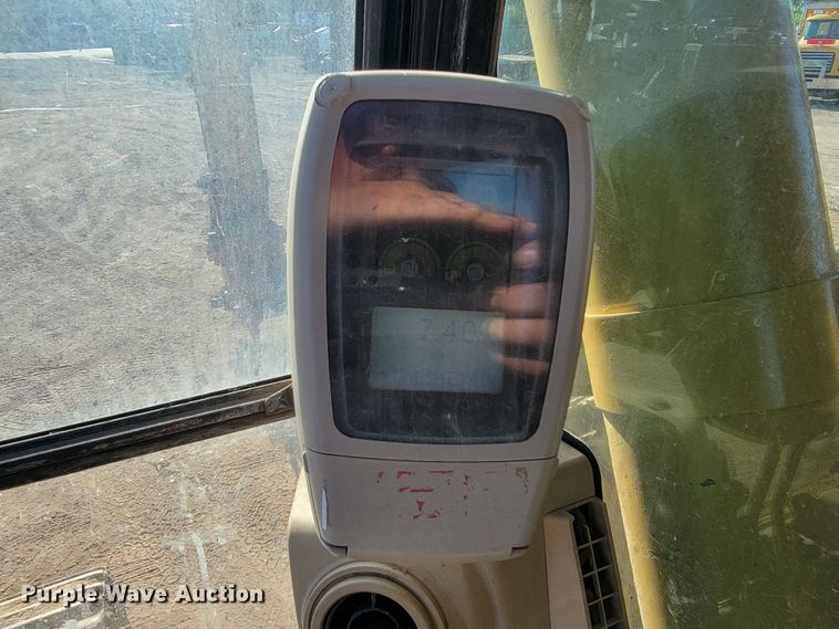 image for item LO9111 2002 Caterpillar 330CL  excavator