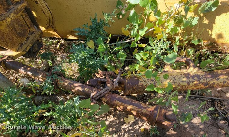 image for item LO9117 Caterpillar  14' L snow wing plow