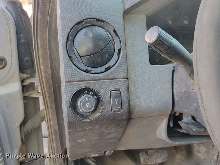 image for item LO9118 2013 Ford F350 Super Duty  Crew Cab pickup truck