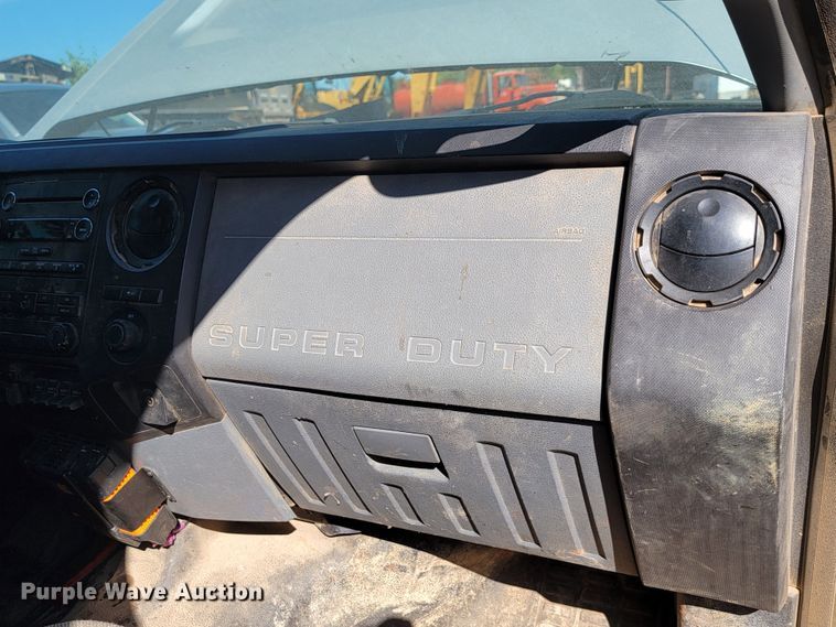 image for item LO9118 2013 Ford F350 Super Duty  Crew Cab pickup truck