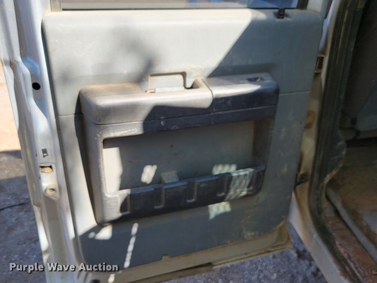 image for item LO9118 2013 Ford F350 Super Duty  Crew Cab pickup truck