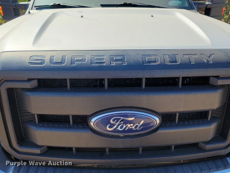 image for item LO9118 2013 Ford F350 Super Duty  Crew Cab pickup truck