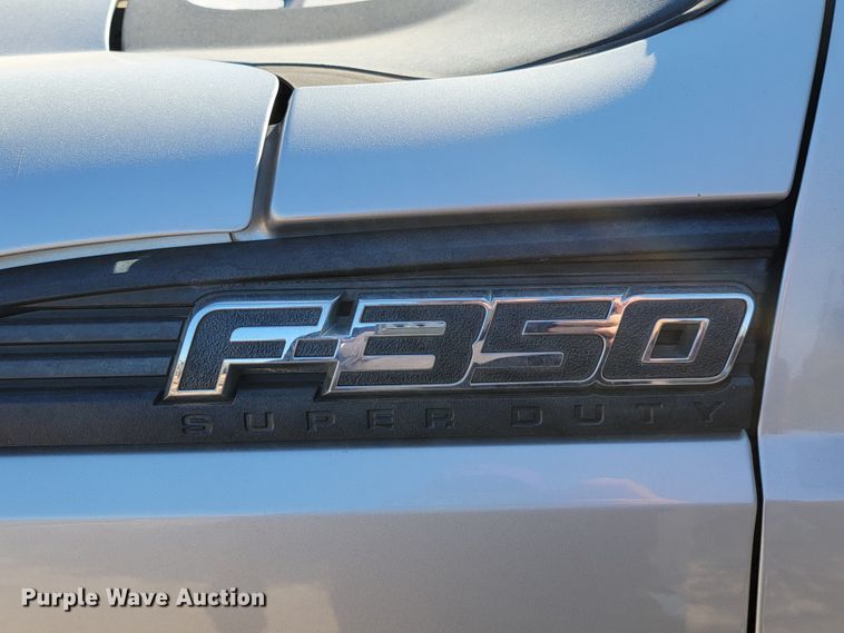 image for item LO9118 2013 Ford F350 Super Duty  Crew Cab pickup truck