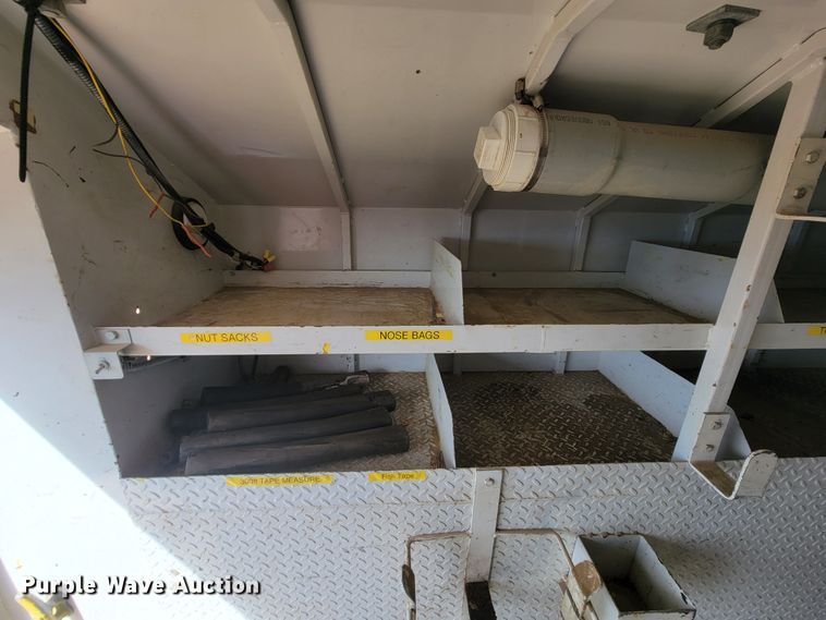 image for item LO9119 Utility bed