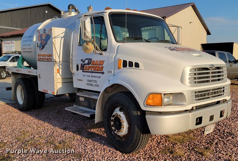 image for item LO9232 2002 Sterling Acterra M7500  vacuum truck