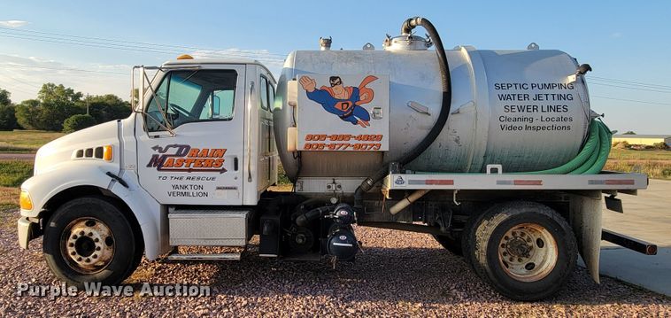 image for item LO9232 2002 Sterling Acterra M7500  vacuum truck