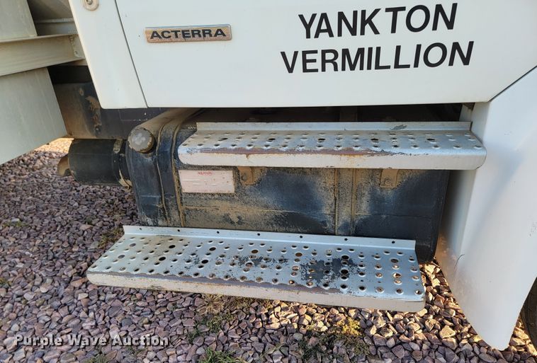 image for item LO9232 2002 Sterling Acterra M7500  vacuum truck