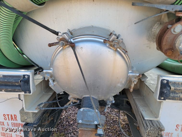 image for item LO9232 2002 Sterling Acterra M7500  vacuum truck