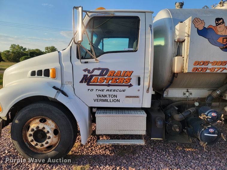 image for item LO9232 2002 Sterling Acterra M7500  vacuum truck