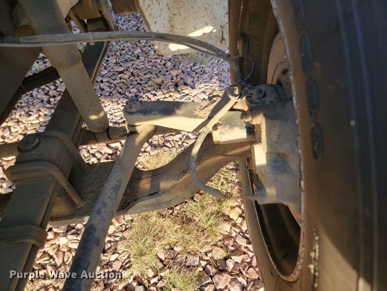 image for item LO9232 2002 Sterling Acterra M7500  vacuum truck