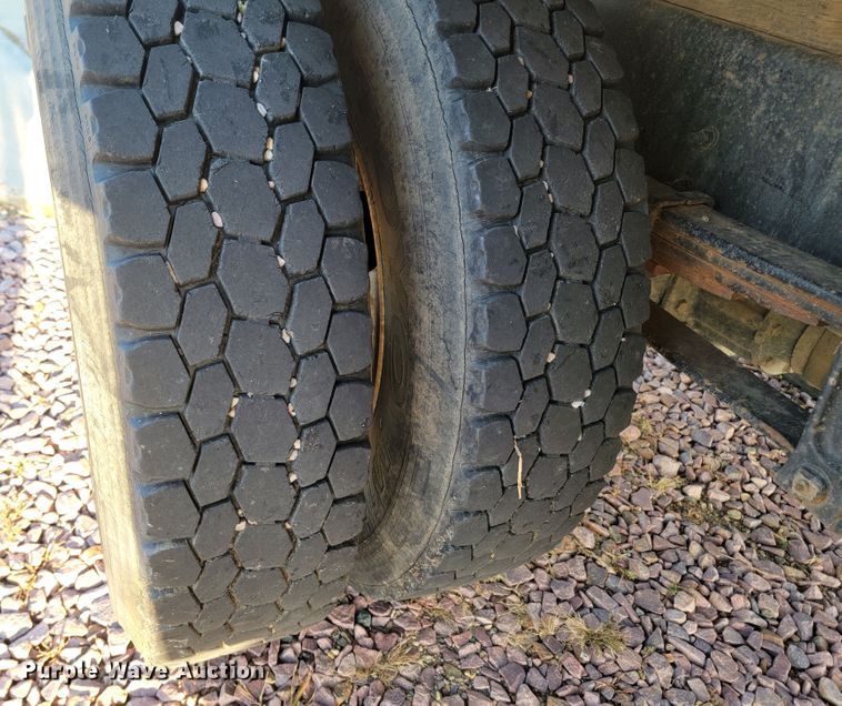 image for item LO9232 2002 Sterling Acterra M7500  vacuum truck