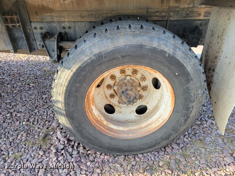 image for item LO9232 2002 Sterling Acterra M7500  vacuum truck