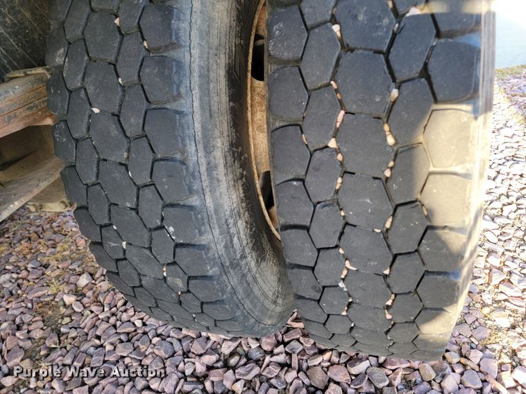 image for item LO9232 2002 Sterling Acterra M7500  vacuum truck