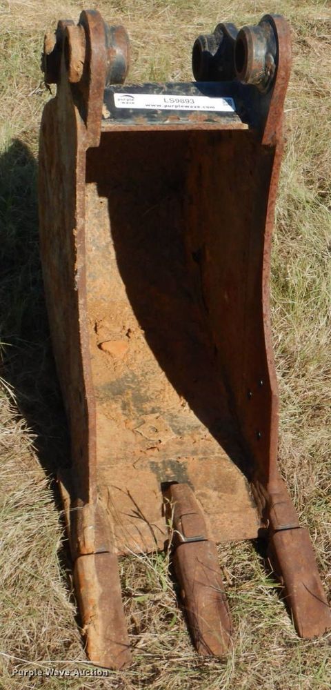 image for item LS9893 Caterpillar 303-1324  mini excavator bucket