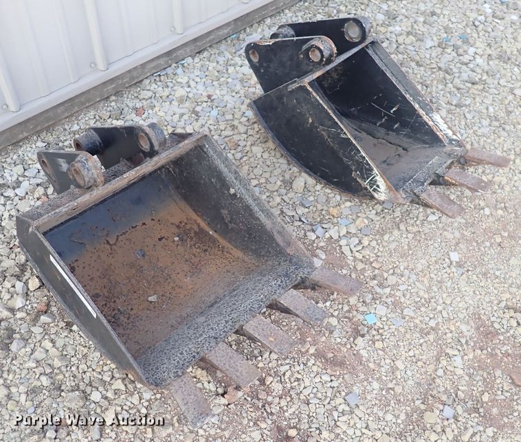 image for item MA9682 (2) mini excavator buckets
