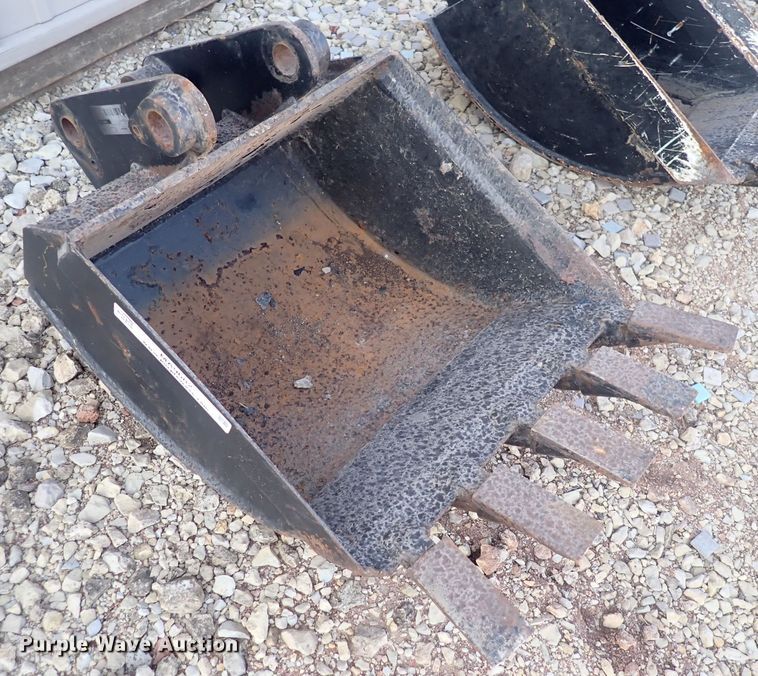 image for item MA9682 (2) mini excavator buckets