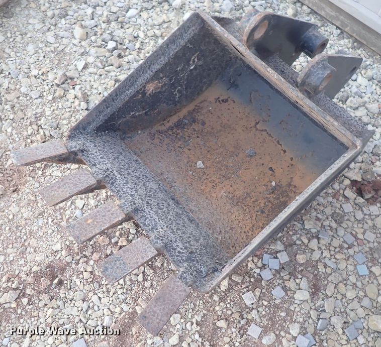 image for item MA9682 (2) mini excavator buckets