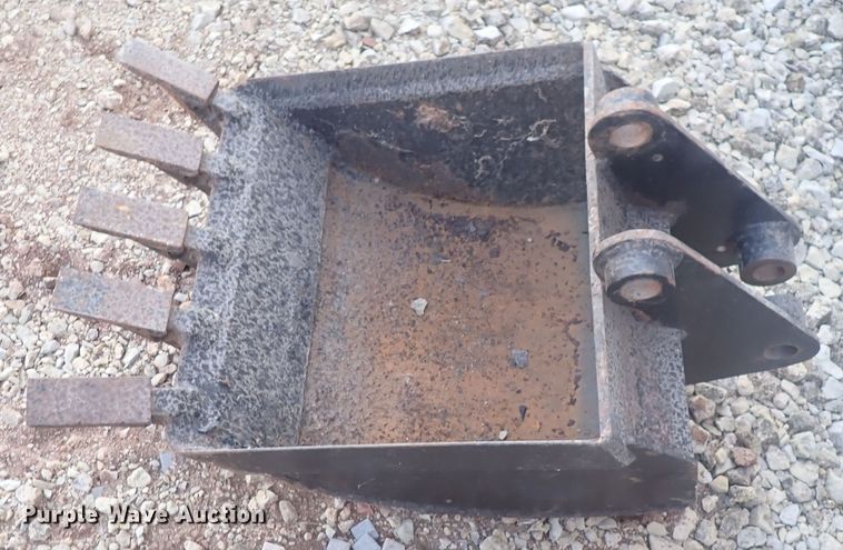 image for item MA9682 (2) mini excavator buckets