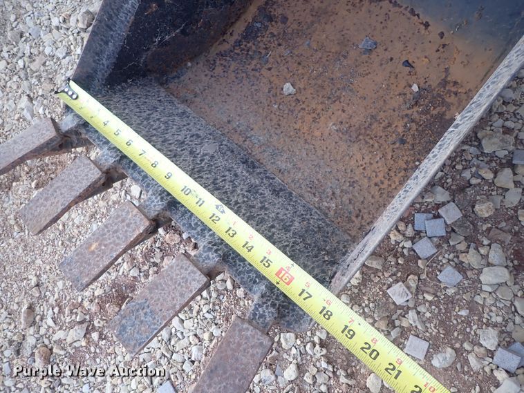 image for item MA9682 (2) mini excavator buckets