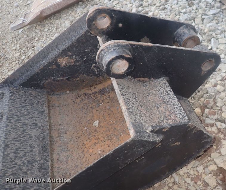 image for item MA9682 (2) mini excavator buckets