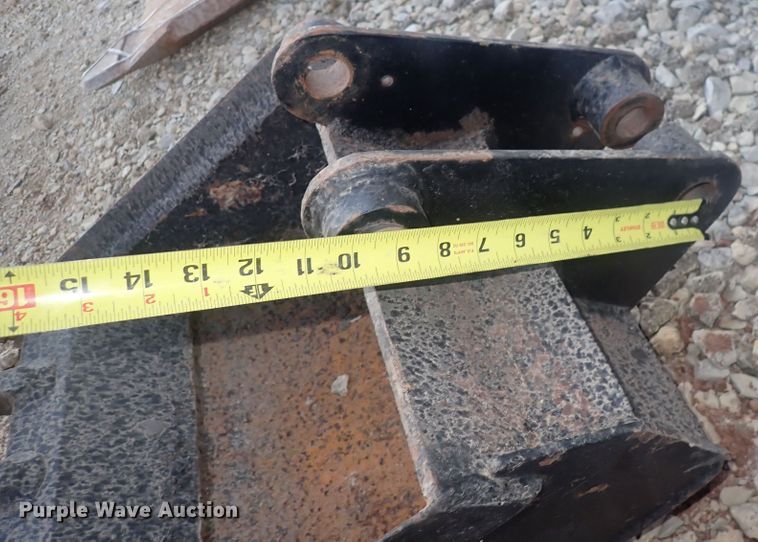 image for item MA9682 (2) mini excavator buckets