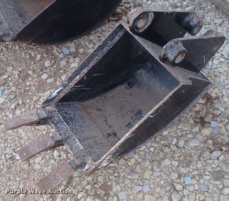 image for item MA9682 (2) mini excavator buckets