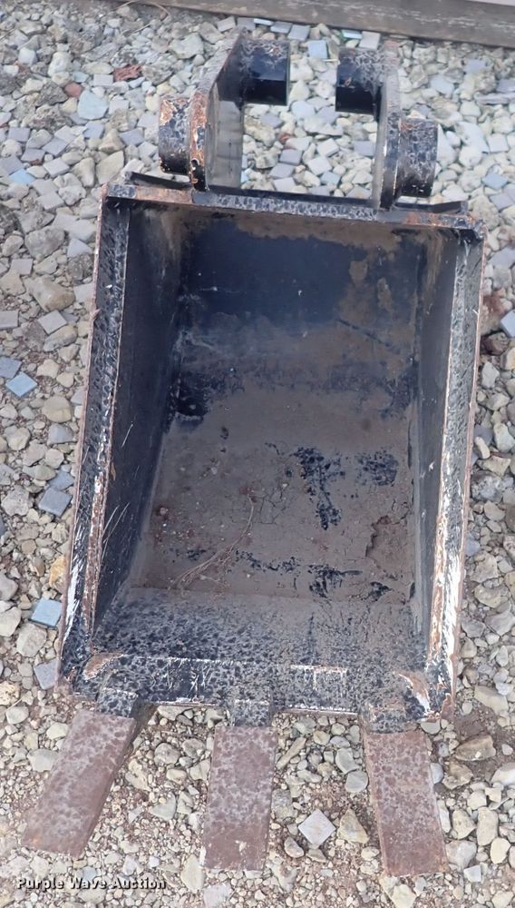 image for item MA9682 (2) mini excavator buckets