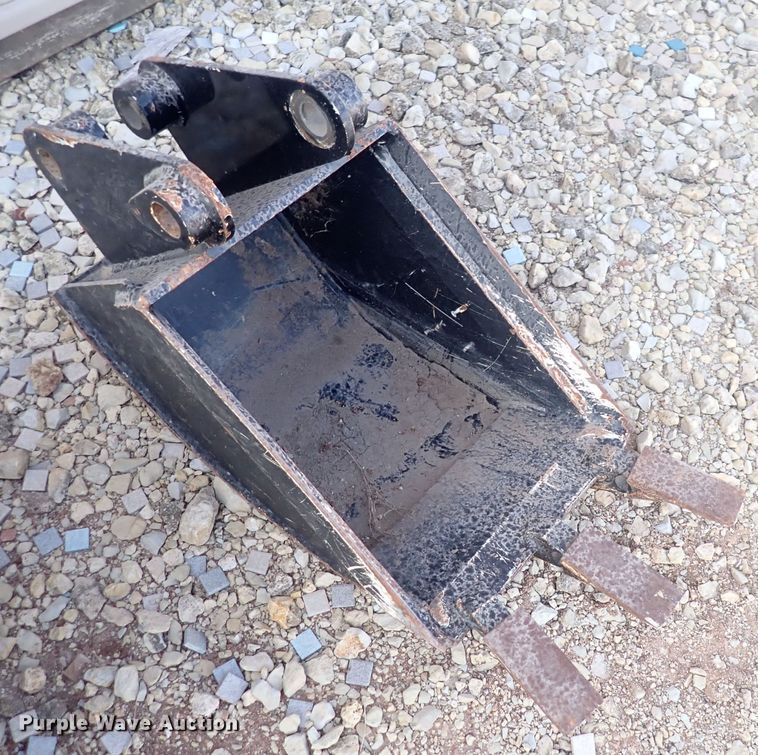 image for item MA9682 (2) mini excavator buckets