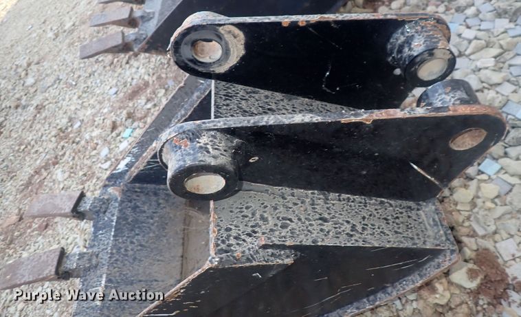 image for item MA9682 (2) mini excavator buckets