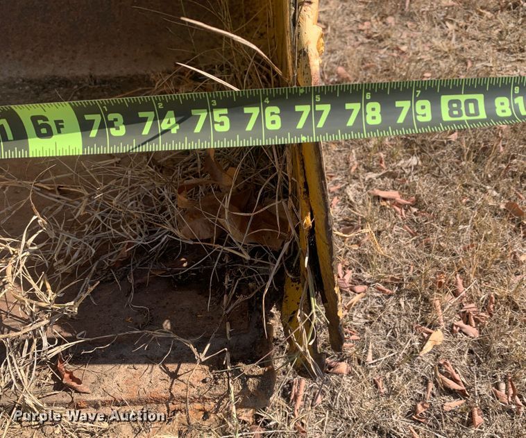 image for item MH9815 Caterpillar  track loader