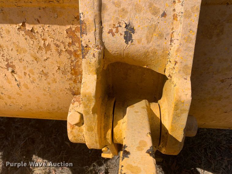 image for item MH9815 Caterpillar  track loader