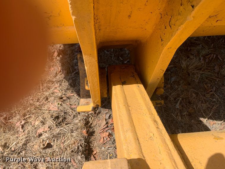 image for item MH9815 Caterpillar  track loader