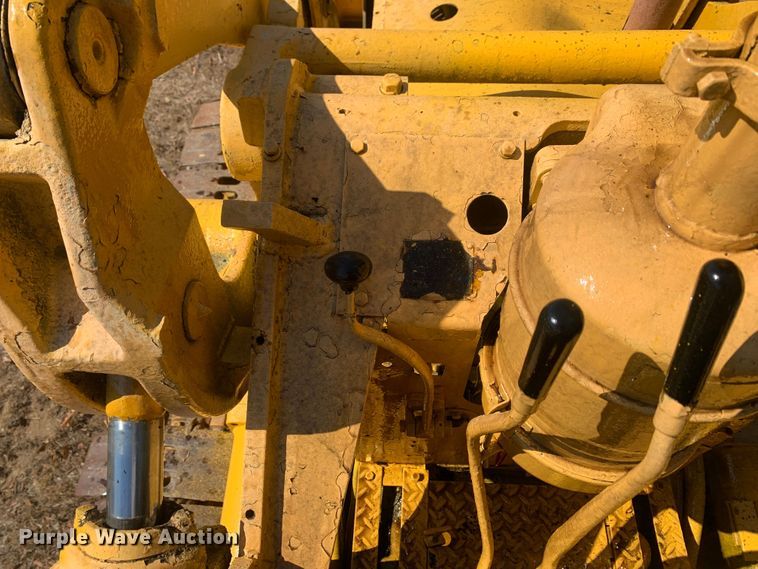 image for item MH9815 Caterpillar  track loader