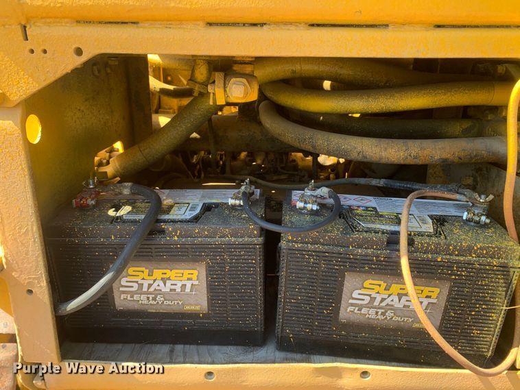 image for item MH9815 Caterpillar  track loader